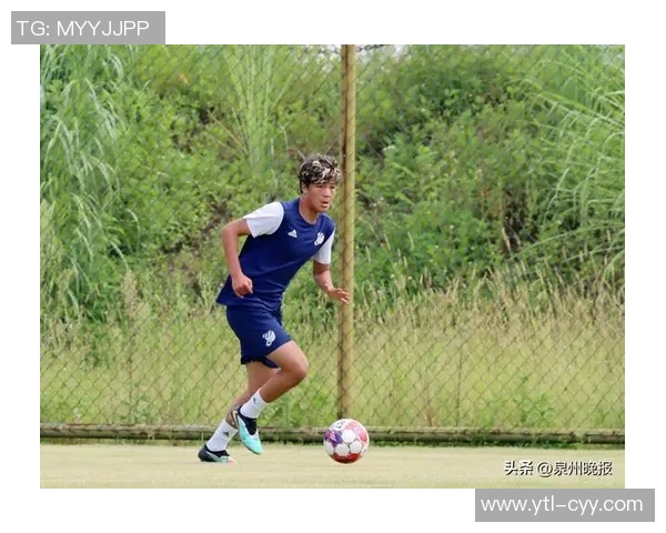 从默默无闻到闪耀绿茵场原来我就是足球明星的成长之路